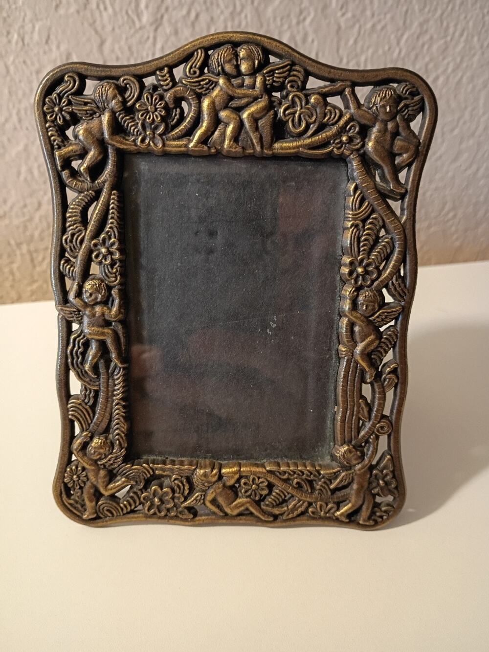 Vintage Cherub Angels Brass Colored Metal Picture Frame 3.5" x 5"